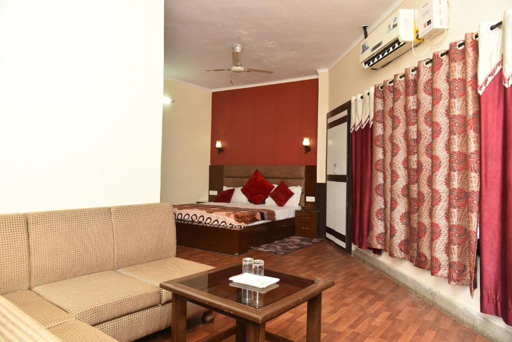 Posezení v ubytování Hotel Ganga Basin