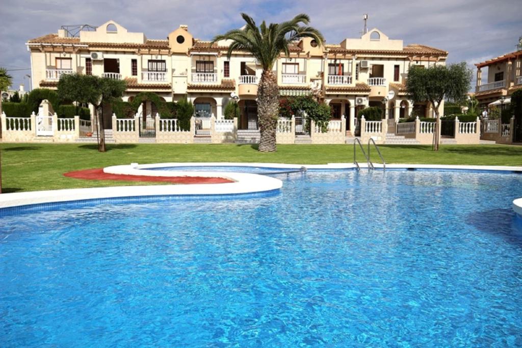 Bazén v ubytování Bungalow Torrevieja Argonautas nebo v jeho okolí