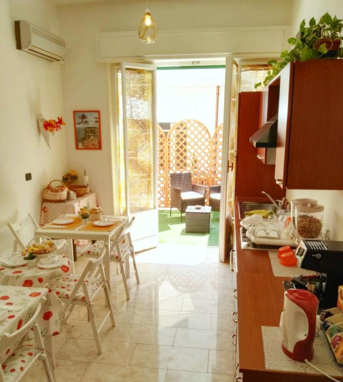 Kuchyňa alebo kuchynka v ubytovaní B&B Main Street