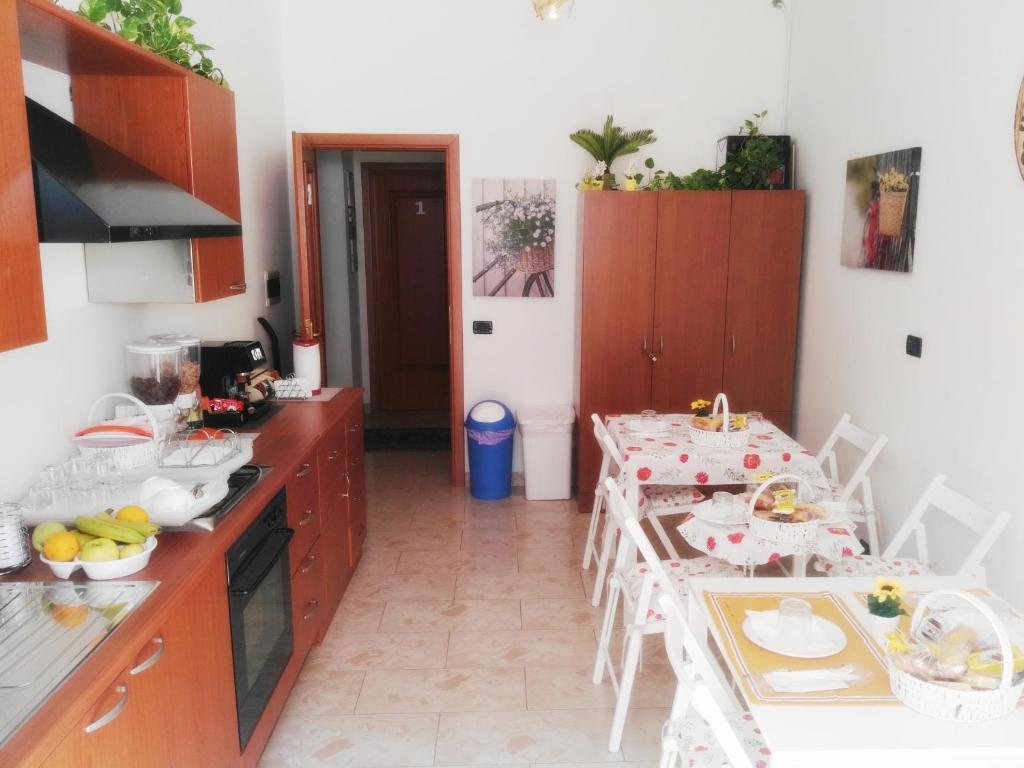 Kuchyňa alebo kuchynka v ubytovaní B&B Main Street