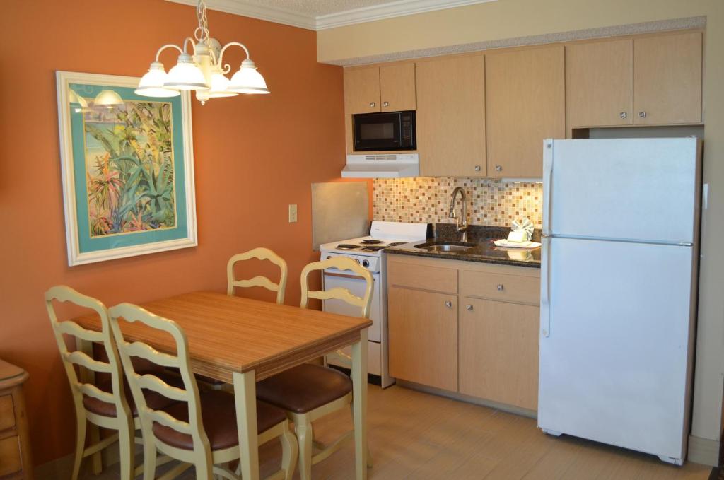 Sun Viking Lodge - Daytona Beach - Eén Slaapkamer Dubbele Suite - Niet -roken