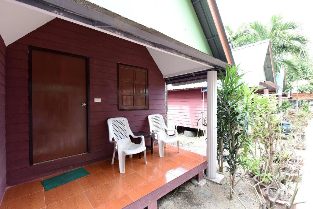 Pati o zona exterior de Phi Phi Twin Palms Bungalow