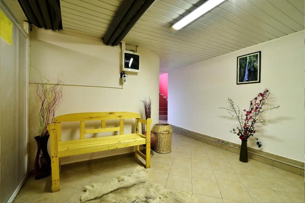 Postel nebo postele na pokoji v ubytování Kralev Dvor Hotel