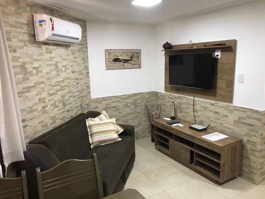  Chale Mamelucos Em Frente A Praia Do Flamengo Salvador Bahia