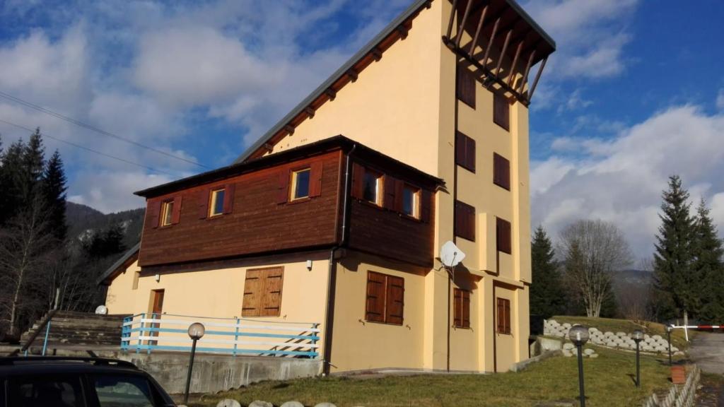 Budova, kde se apartmán nachází