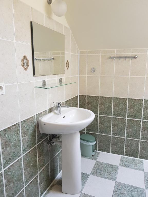 Kúpeľňa v ubytovaní Siedlisko Ostropest Karbowskie 9a
