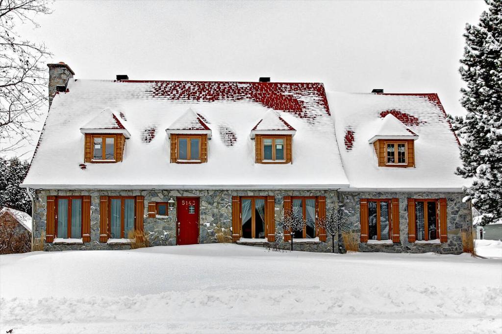 Photo from Au Gîte de la Chute in Boischâtel, Quebec, Canada