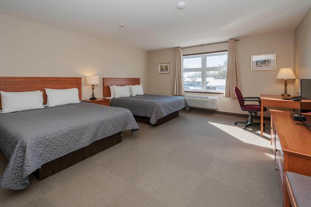 
Deluxe Queen Room with Two Queen Beds
