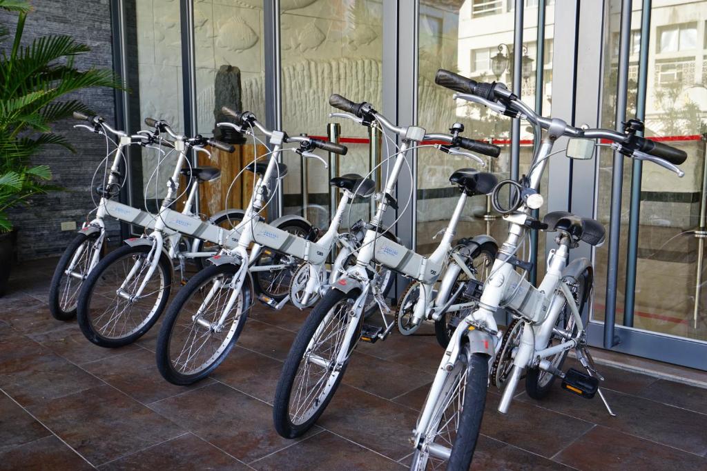 Jízda na kole v ubytování Hai Yue Hotel nebo okolí