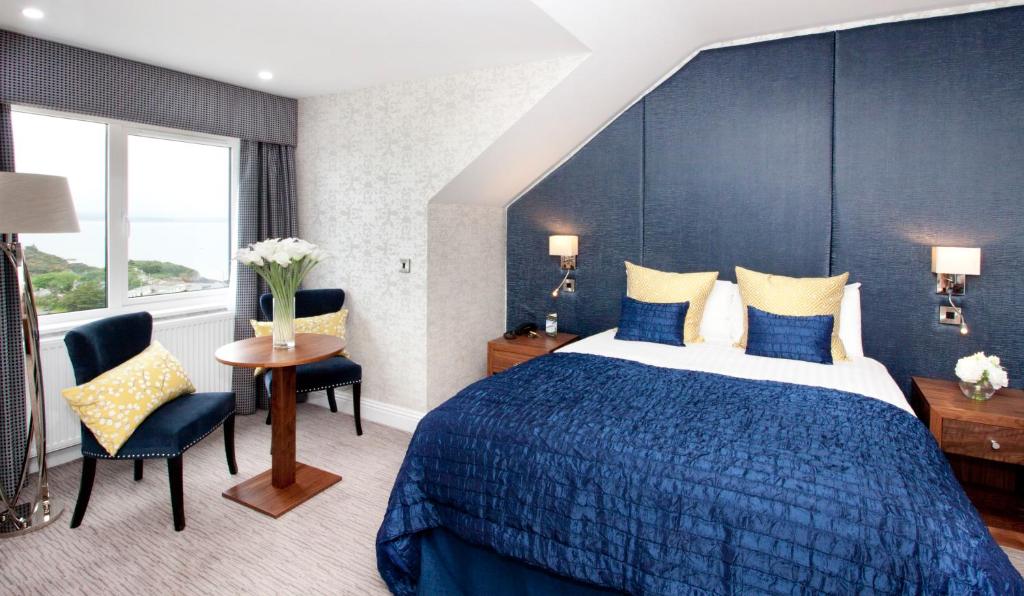Postel nebo postele na pokoji v ubytování Shandon Hotel & Spa
