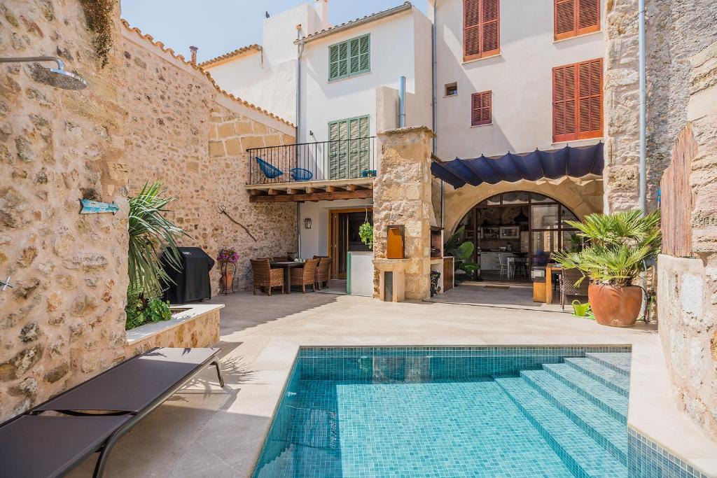 Πισίνα στο ή κοντά στο Can Bons Aires by SunVillas Mallorca