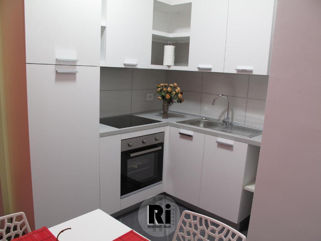 Kuchnia lub aneks kuchenny w obiekcie Residenze Italia