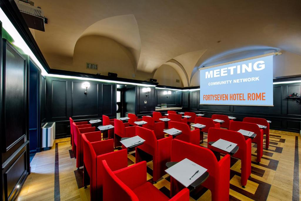 The business area and/or conference room at 47 Boutique Hotel
