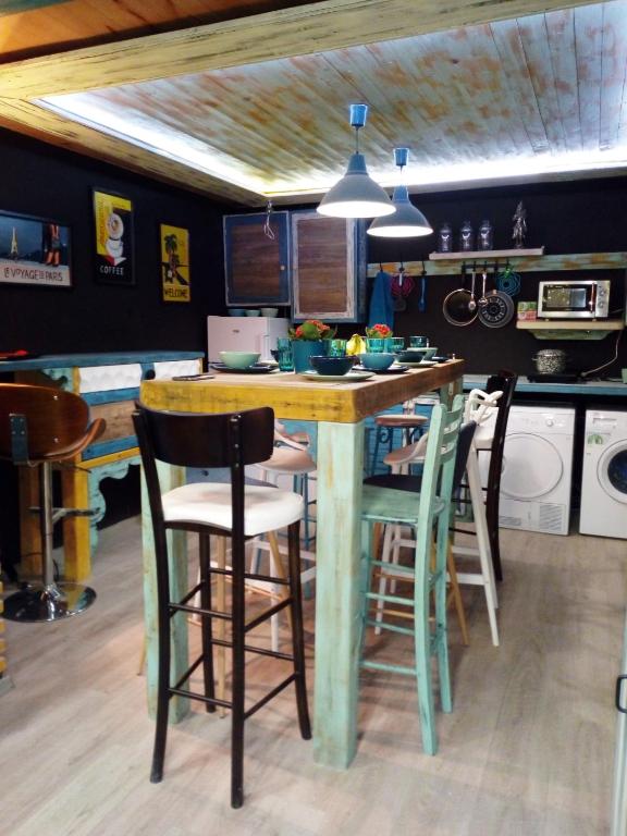 Kuchyň nebo kuchyňský kout v ubytování NapPARK Hostel