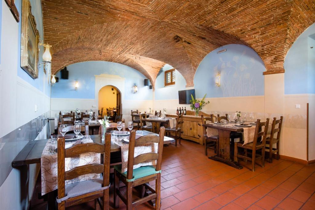 A restaurant or other place to eat at Villa Rinascimento Depandance