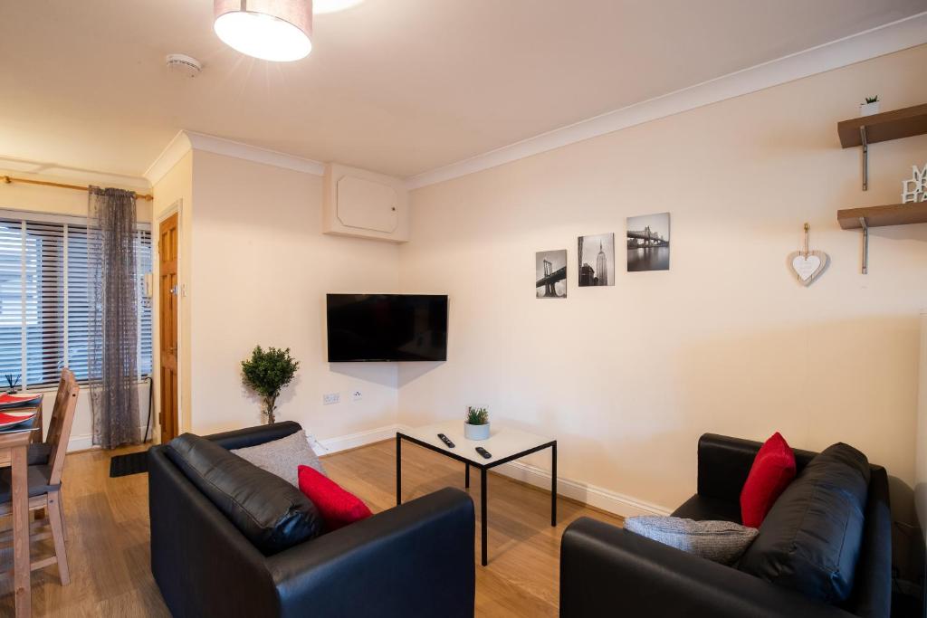 2 Bedroom Apartment, Castle Walk