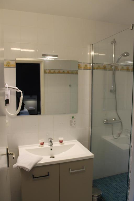 Hôtel du Centre - Twin Room