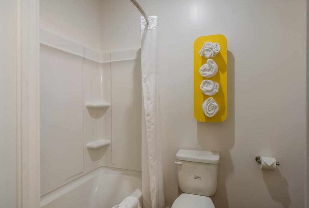 Koupelna v ubytování Motel 6-Moncton, NB