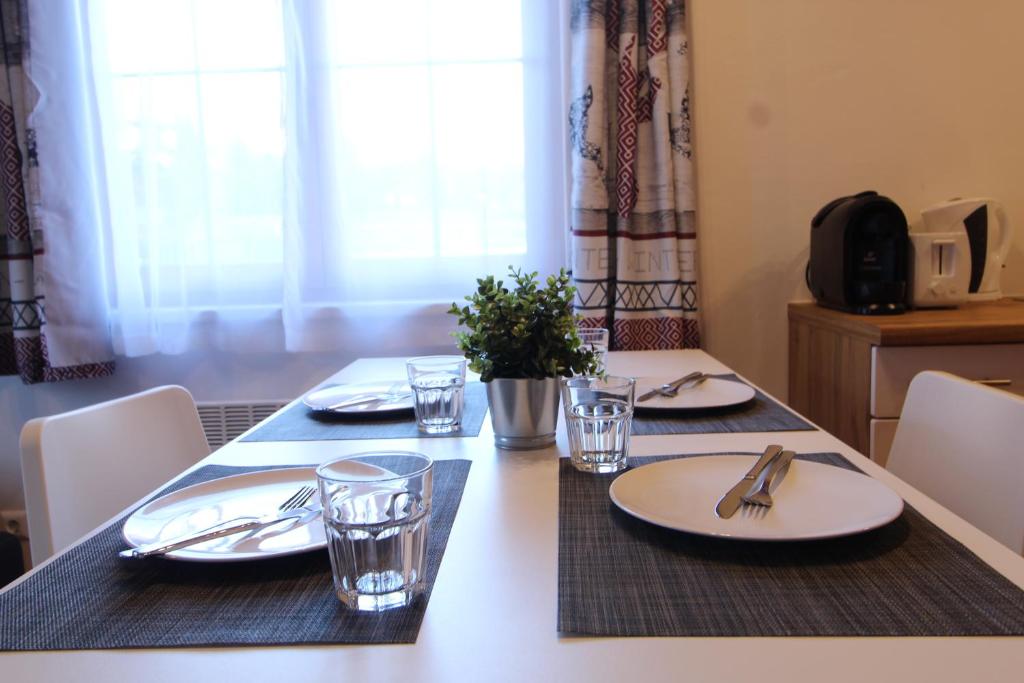 Coffee and tea making facilities at GRIASS EICH Ski-to-door Apartment by Isa Badkleinkirchheim