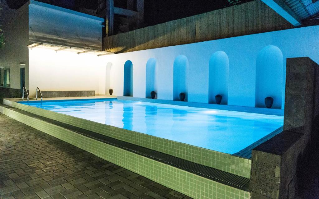 Hồ bơi trong/gần Meraki Oasis Hotel
