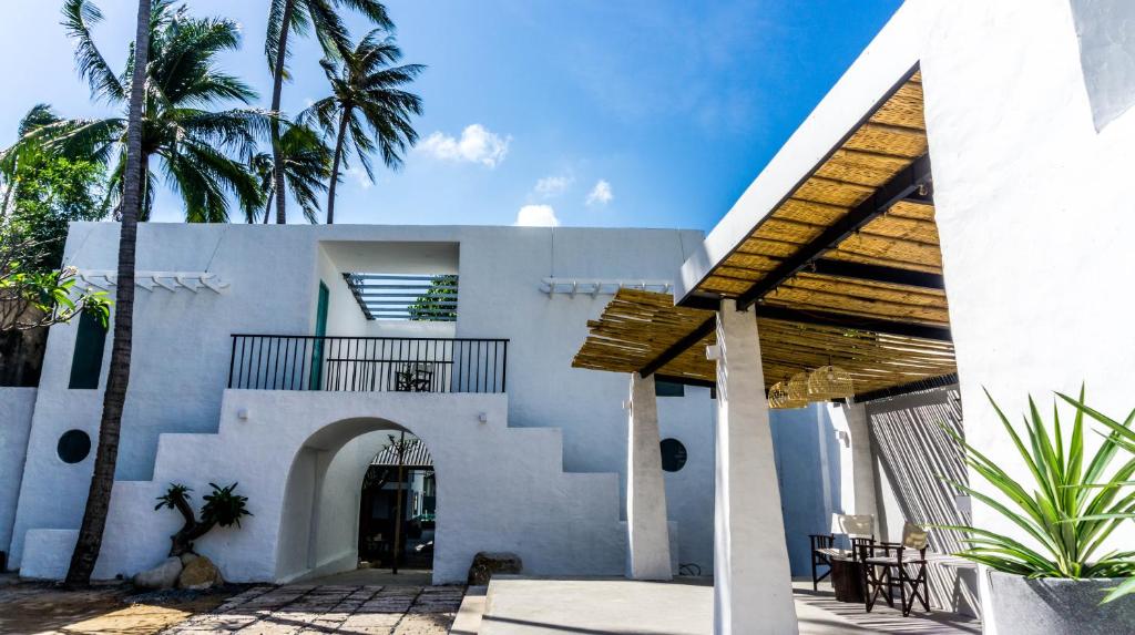 Tòa nhà nơi resort tọa lạc
