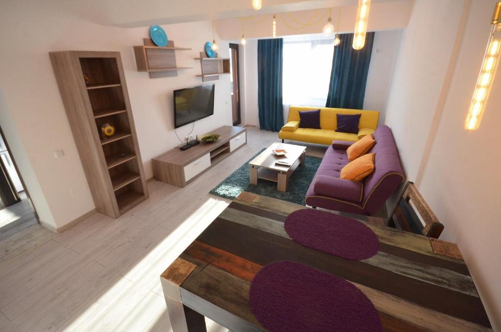 Rya Home 1