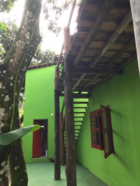  Hostel Roots