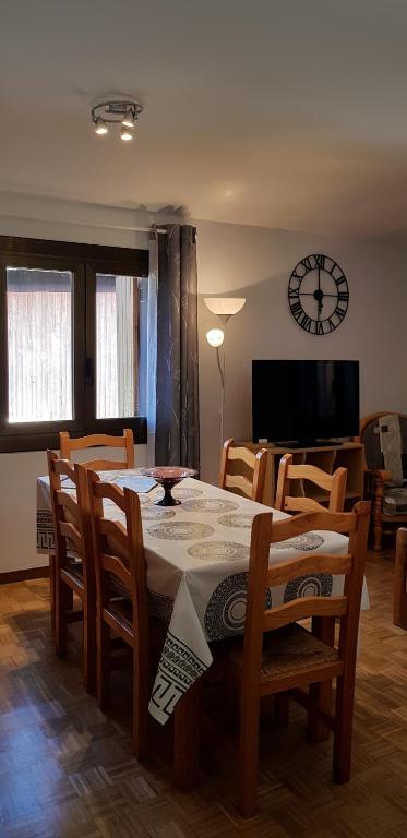 TV a/nebo společenská místnost v ubytování Soldeu Paradis Soldeu
