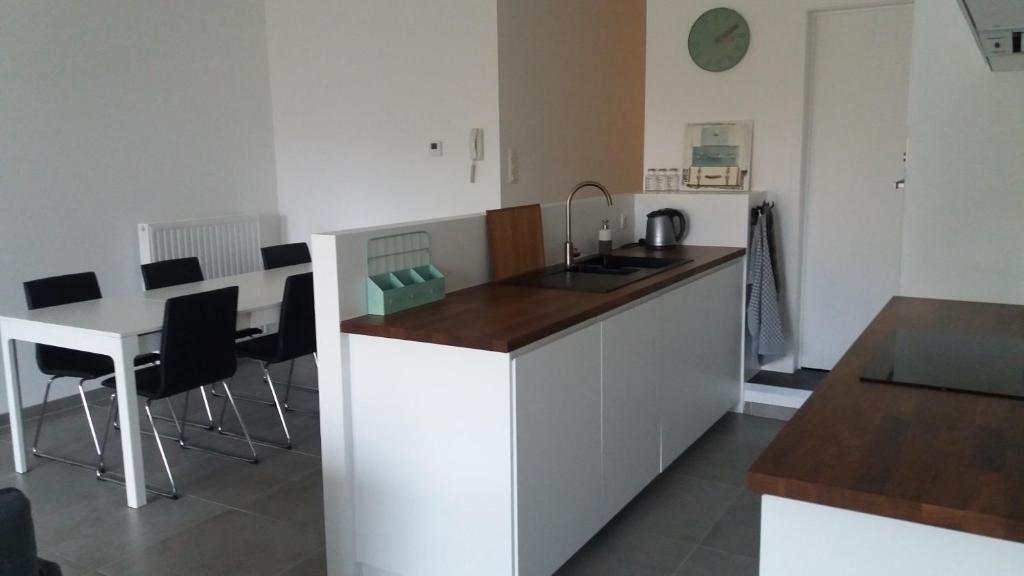 Una cocina o kitchenette en Nieuw 2 Slaapkamer Appartement van 90 m²