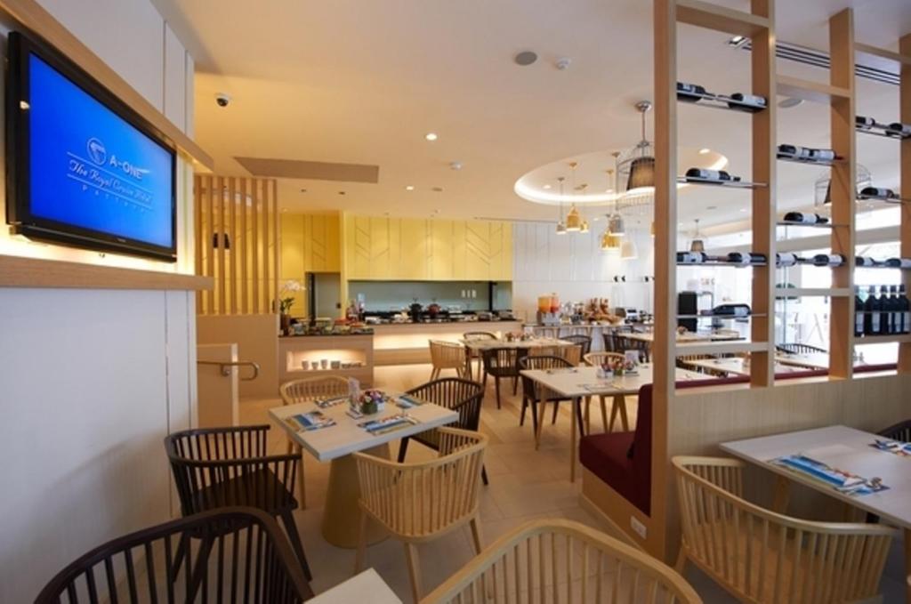 Pattaya Sea View Hotel - SHA Extra Plus