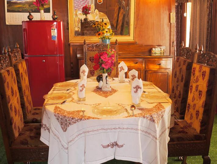 Fotografie z fotogalerie ubytování Houseboat Lily of Nageen v destinaci Šrínagar
