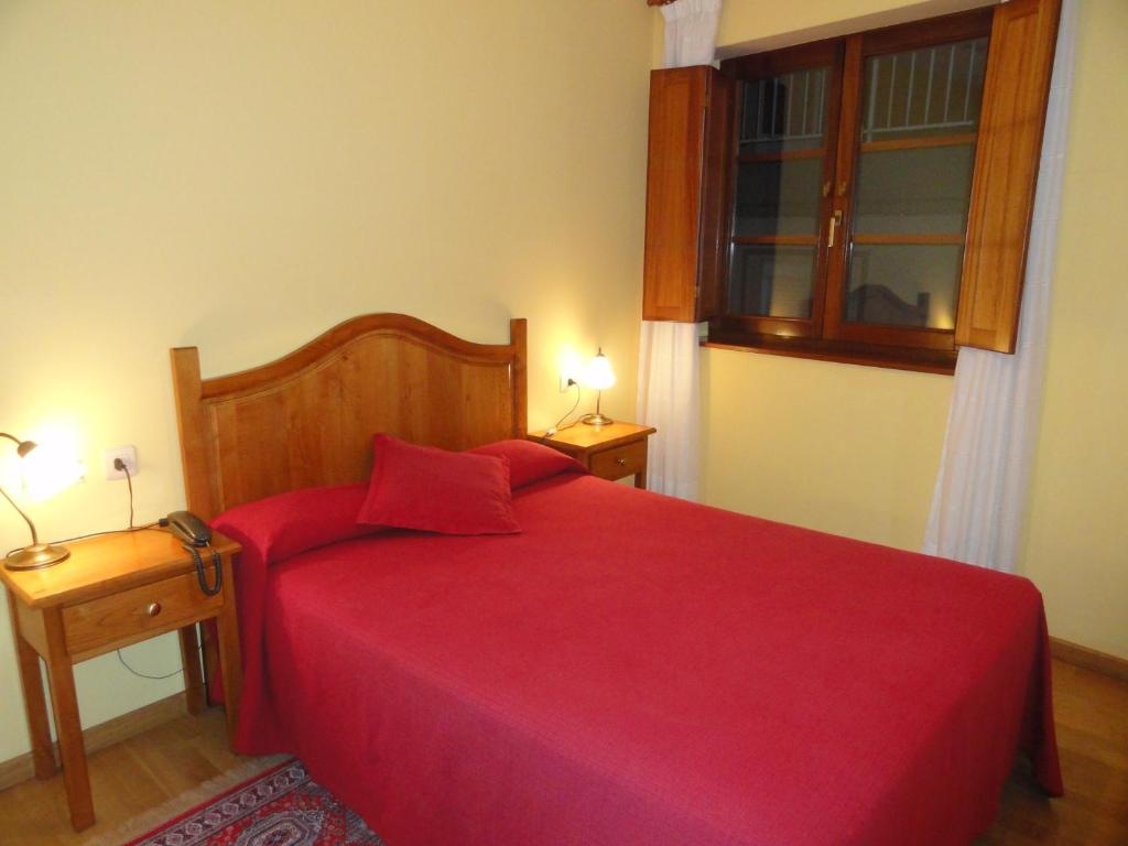 Cama o camas de una habitación en Hotel Restaurante Casa Petronila