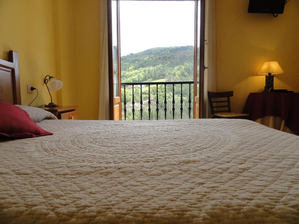 Cama o camas de una habitación en Hotel Restaurante Casa Petronila