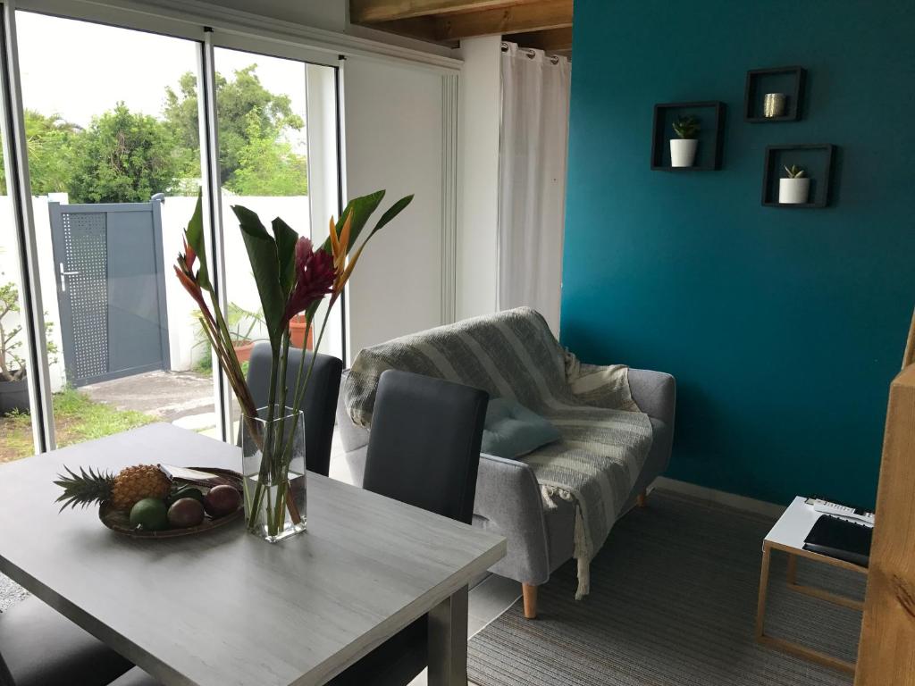 Posezení v ubytování Bras-Panon: Maison avec vue et piscine 1-4 pers.