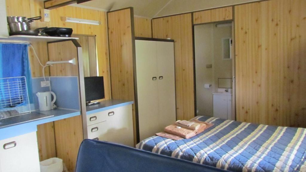 Homestead Caravan Park - Luxe Villa