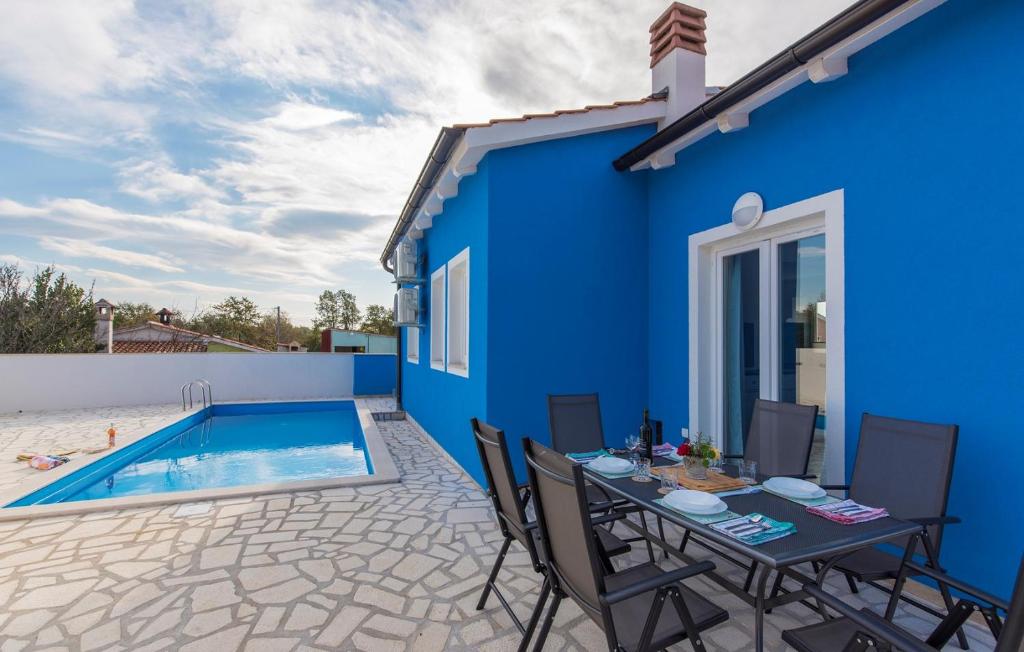 Bazén v ubytování Blue Holiday House with Private Pool nebo v jeho okolí