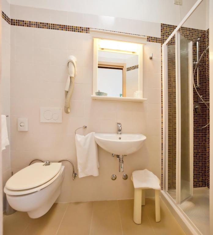 Koupelna v ubytování Hotel Excelsior