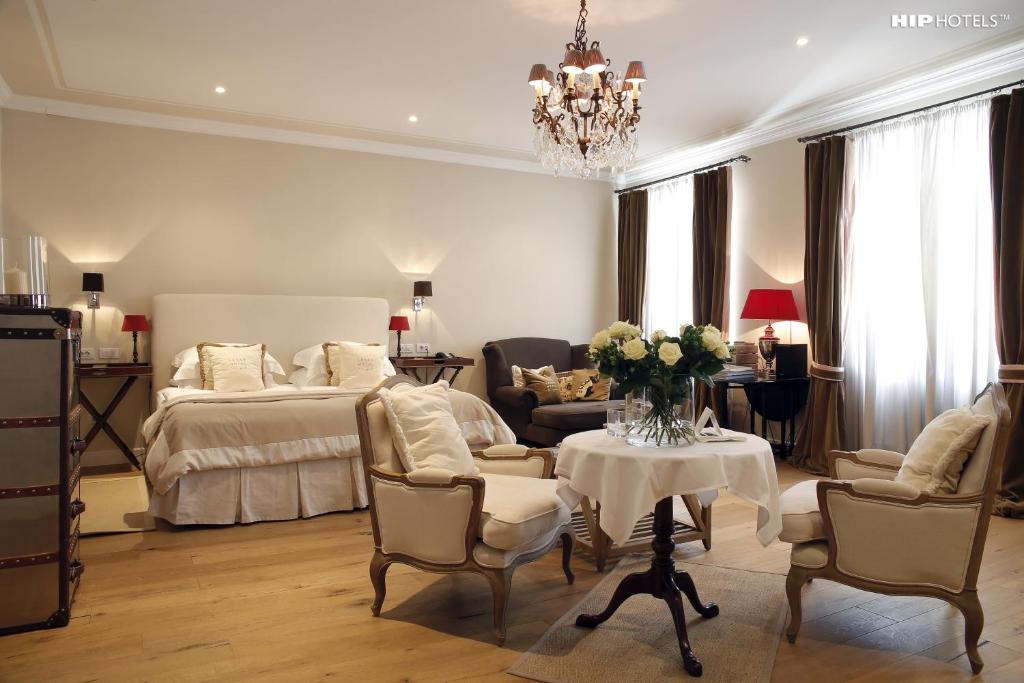 Posezení v ubytování Lesar Hotel Angel - Member of Hip Hotels