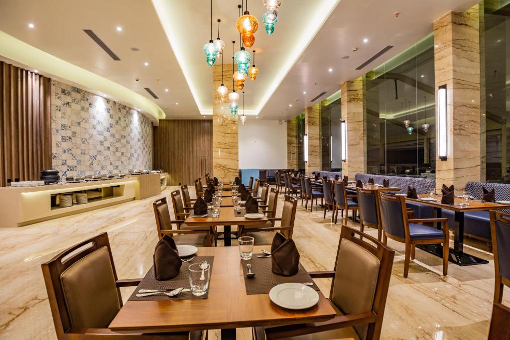 Restaurace v ubytování Nanu Resort , Arambol
