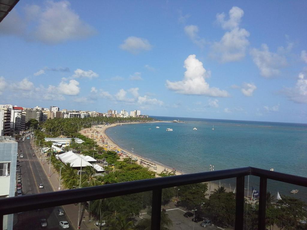 - Balcón con vistas a la playa en APT BEIRA MAR NEO 2.0, en Maceió