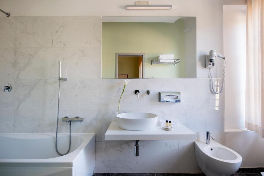 Koupelna v ubytování Hotel L'Antico Pozzo