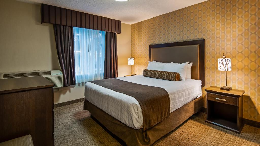 Best Western Plus Country Meadows Inn photo
