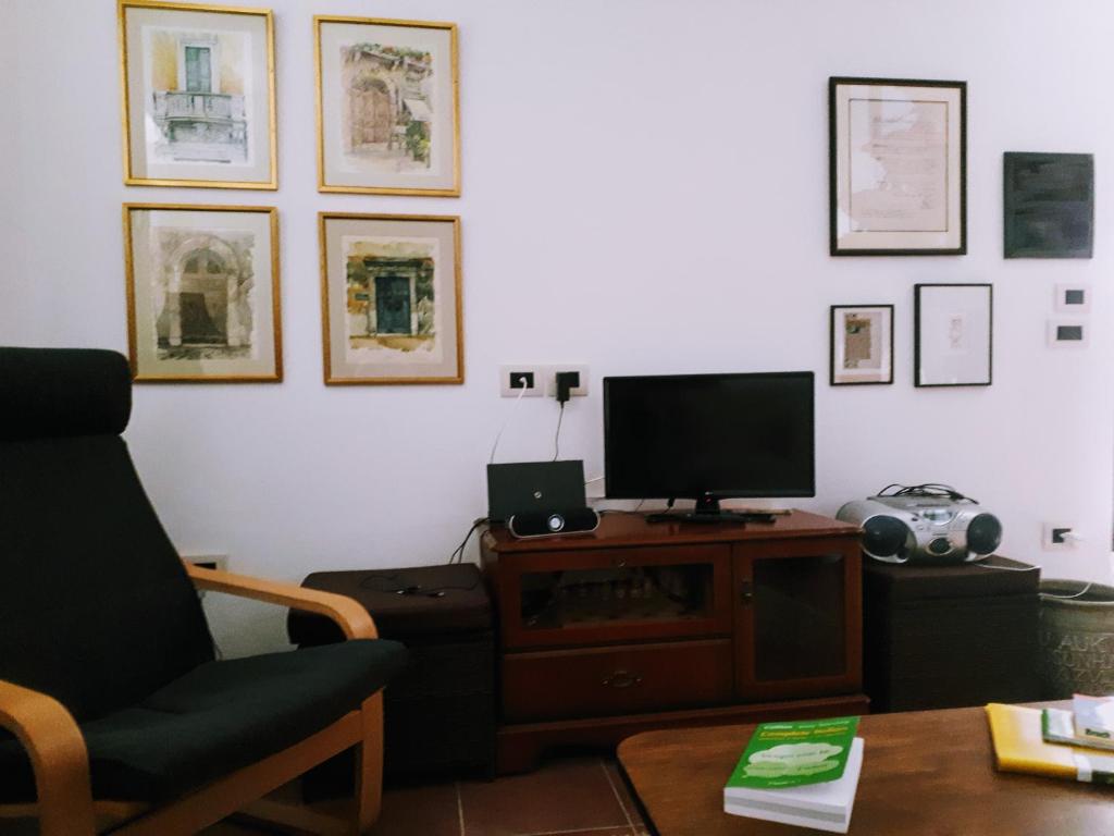 TV a/nebo společenská místnost v ubytování Apricot House