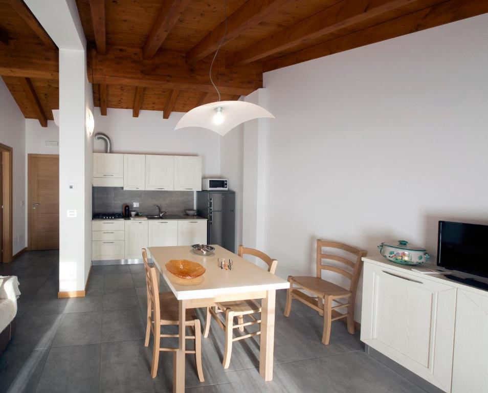Kuchyň nebo kuchyňský kout v ubytování Agriturismo Mestroni