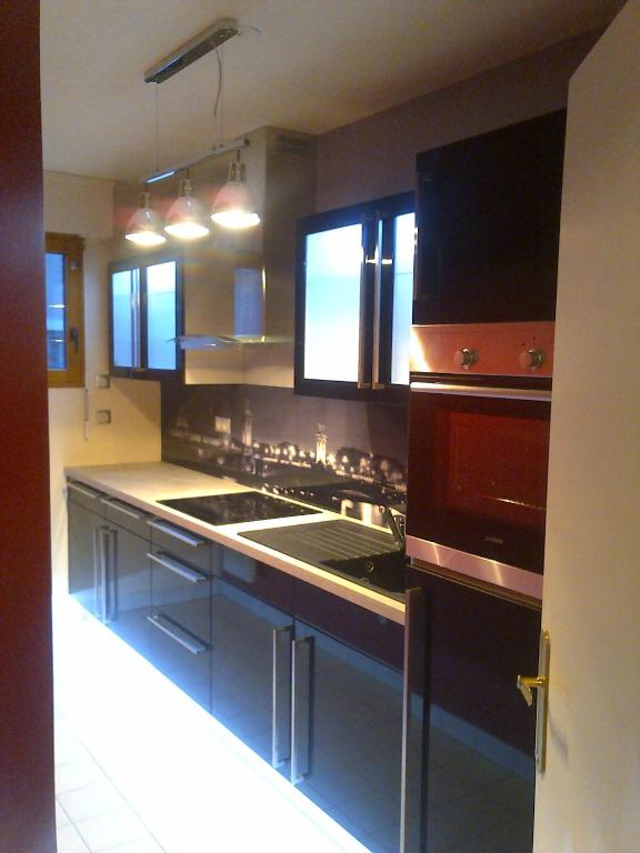 Photo de la galerie de l'établissement Simply the best, à Asnières-sur-Seine