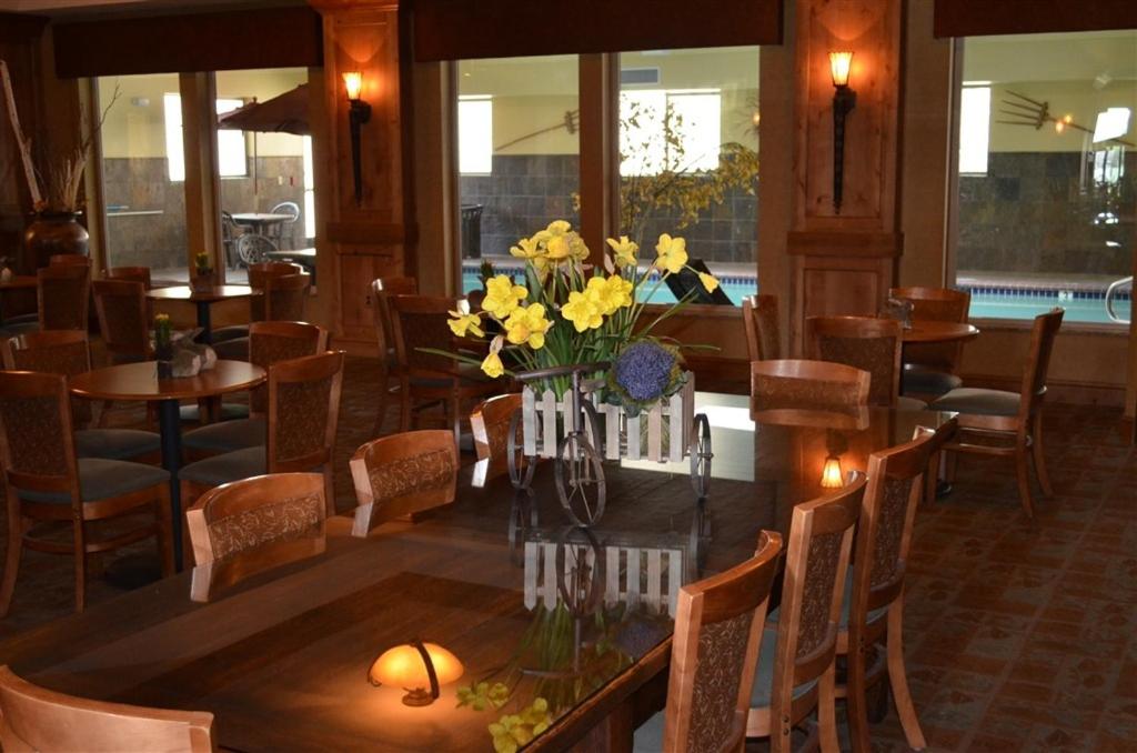 Restaurace v ubytování Inn at Cross Keys Station