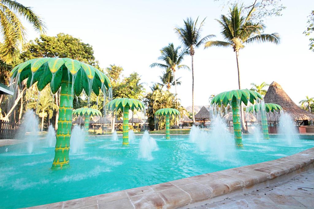 Bazén v ubytování Barceló Tambor - All Inclusive nebo v jeho okolí
