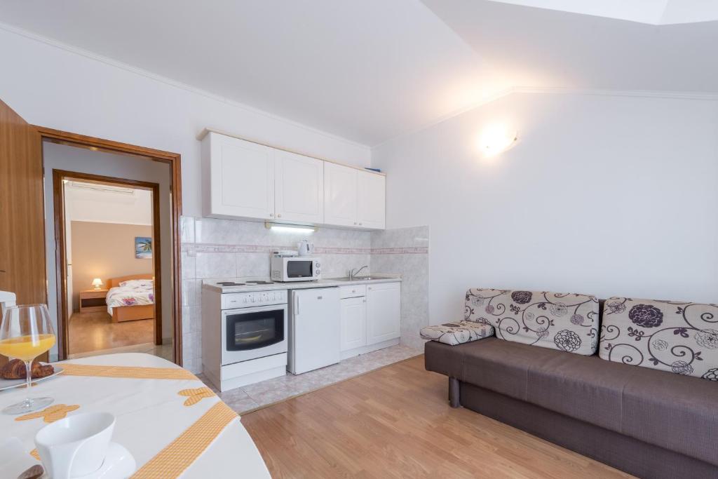 Villa Adria Apartments - 11