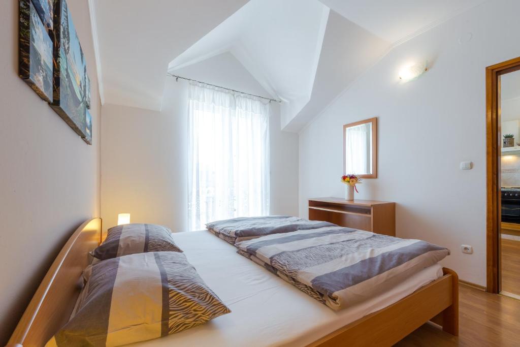 Villa Adria Apartments - 14