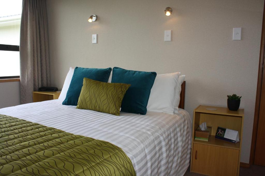 
Queen Room with Garden View
